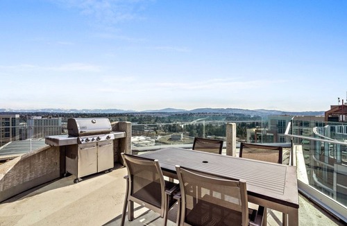 West Bellevue Apartment | Blueground | Bellevue, pool & w/d, nr park