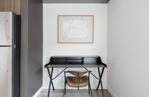 Broadway Apartment | Blueground | Capitol Hill, rooftop & w/d, nr park