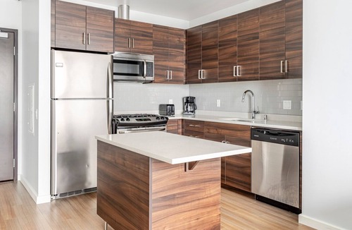 Civic Center Apartment | Blueground | Civic Center, pool, nr City Hall