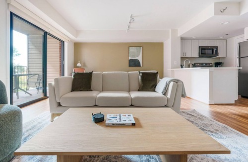 Court House Apartment | Blueground | Clarendon, fitness center, nr Arlington National Cemetery