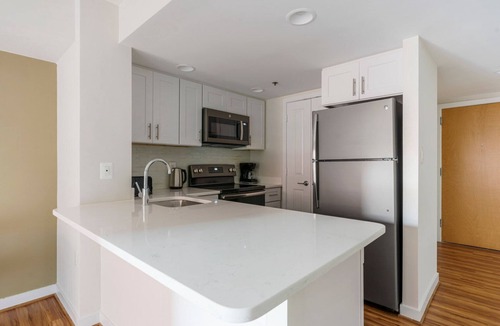 Court House Apartment | Blueground | Clarendon, fitness center, nr Arlington National Cemetery