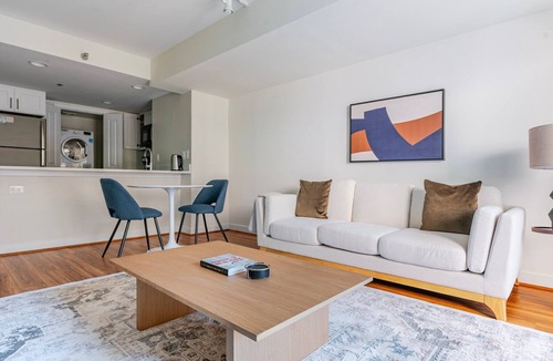 Court House Apartment | Blueground | Clarendon, fitness center, nr Arlington Cemetery