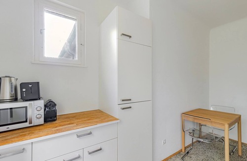 Dobling Apartment | Blueground | Döbling, view, nr Kahlenberg