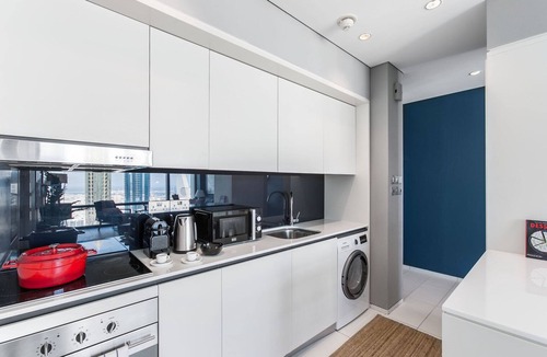 DIFC Apartment | Blueground | DIFC, pool, nr Dubai Mall