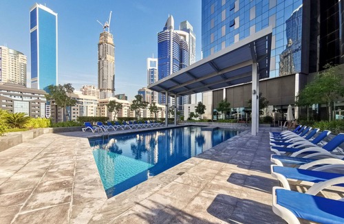 DIFC Apartment | Blueground | DIFC, pool, nr Central Park