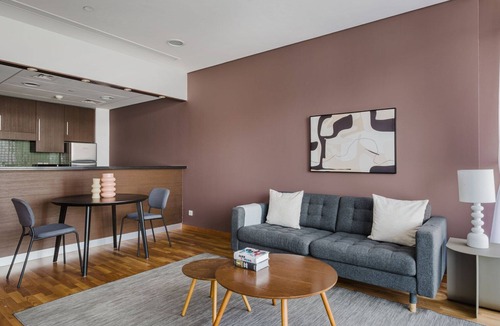 Trade Centre Area Apartment | Blueground | DIFC, pool, nr Dubai Mall