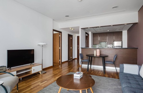 Trade Centre Area Apartment | Blueground | DIFC, pool, nr Dubai Mall