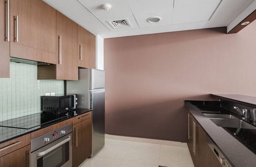 Trade Centre Area Apartment | Blueground | DIFC, pool, nr Dubai Mall