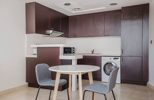 Bur Dubai Apartment | Blueground | DIFC, pool, nr Dubai Mall