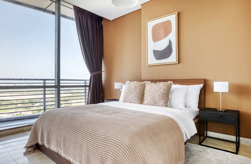 Bur Dubai Apartment | Blueground | DIFC, rooftop pool, nr Burj Khalifa