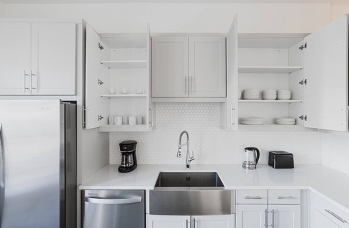 Highland Apartment | Blueground | Domain, BBQ, Pool, Gym, Walk to Q2