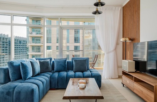 Downtown Dubai Apartment | Blueground | Downtown Dubai, pool, nr Burj Khalifa