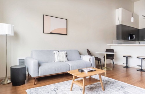 Downtown Apartment | Blueground | Downtown, jacuzzi, nr Lake Sammamish