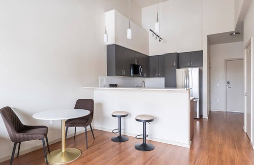Downtown Apartment | Blueground | Downtown, jacuzzi, nr Lake Sammamish