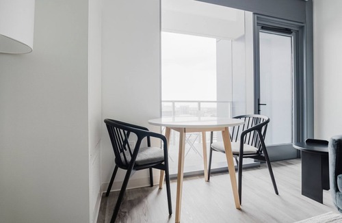 Downtown Austin Apartment | Blueground | Downtown, pool & AC, nr Capitol