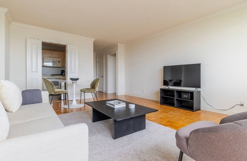 Fenway–Kenmore Apartment | Blueground | Fenway–Kenmore, fitness, nr Fenway Park