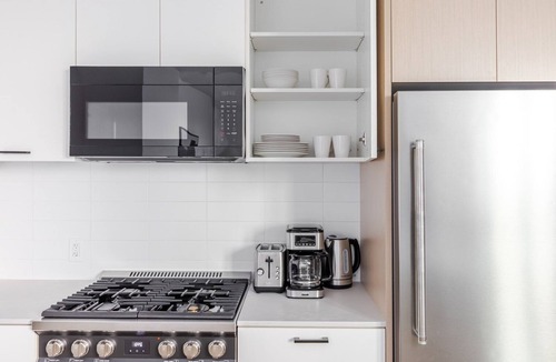 Williamsburg Apartment | Blueground | Greenpoint, pool, nr East River
