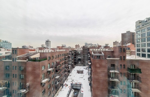 Williamsburg Apartment | Blueground | Greenpoint, pool, nr Transmitter Park