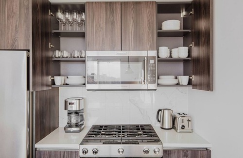 Historic Downtown Apartment | Blueground | Jersey City, EV charging, nr park