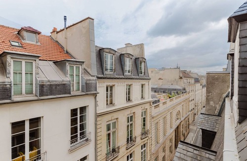 Quartier Sainte-Avoye Apartment | Blueground | Le Marais-Republique, foodie area