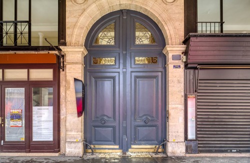 1st Arrondissement Apartment | Blueground | Louvre, elevator, nr rue de Rivoli