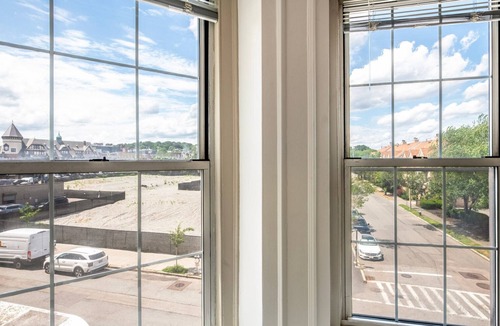 North Brookline Apartment | Blueground | North Brookline, washer, nr Beacon St