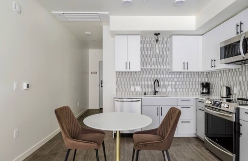 Northwest Bellevue Apartment | Blueground | Northwest Bellevue, rooftop, nr Lake Washington