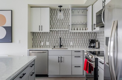Northwest Bellevue Apartment | Blueground | Northwest Bellevue, views, nr Bellevue Park