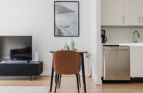 Downtown Washington D.C. Apartment | Blueground | Northwest Washington, pool, nr National Mall