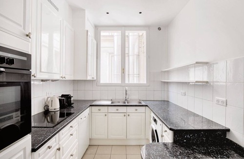 Quartier de la Monnaie Apartment | Blueground | Odéon, elevator, nr Seine & cathedral