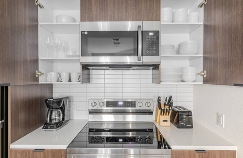 Old San Leandro Apartment | Blueground | Old San Leandro, fitness center, nr Park