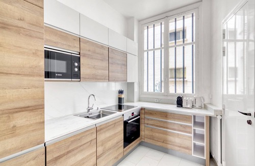 Passy Apartment | Blueground | Passy, elevator, nr Seine