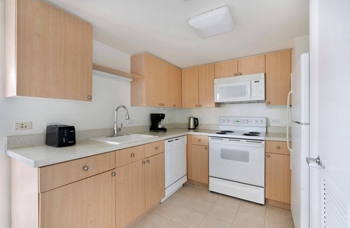 Penn Quarter Apartment | Blueground | Penn Quarter, fitness center, nr National Gallery of Art