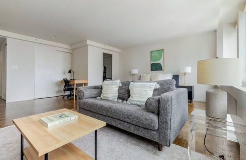 Prudential - St. Botolph Apartment | Blueground | Prudential, gym & AC, nr library