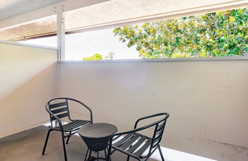 Campbell Apartment | Blueground | Pruneyard/Dry Creek, pool, nr Park