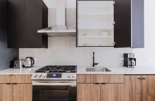Streeterville Apartment | Blueground | River North, balcony & pool, nr Pier