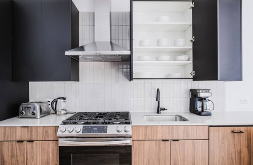 Streeterville Apartment | Blueground | River North, balcony & pool, nr Pier
