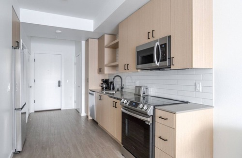 Redmond Apartment | Blueground | Southeast Redmond, pool, nr Marymoor Park