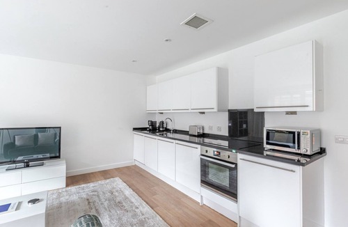 Spitalfields Apartment | Blueground | Spitalfields, rooftop, nr Tower Bridge