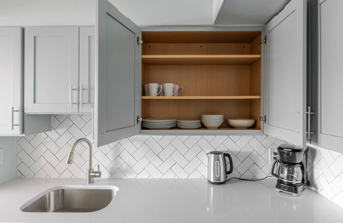 Cleveland Circle Apartment | Blueground | St. Elizabeth's, pool, nr Boston College
