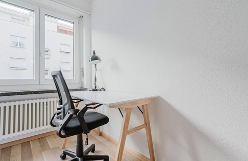 St. Johann Apartment | Blueground | St. Johann, balcony, laundry
