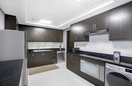 Trade Center Apartment | Blueground | Trade Centre 1, pool, nr Dubai Mall