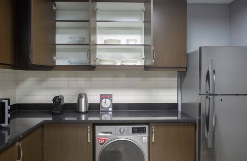 Trade Center Apartment | Blueground | Trade Centre 1, pool, nr Dubai Mall