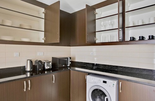 Trade Center Apartment | Blueground | Trade Centre 1, pool, nr Dubai Mall