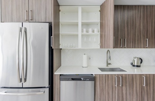 Northeast Miami Apartment | Blueground | Upper East Side, pool, nr Baywood Park