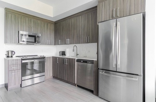 Northeast Miami Apartment | Blueground | Upper East Side, pool, nr Biscayne Bay