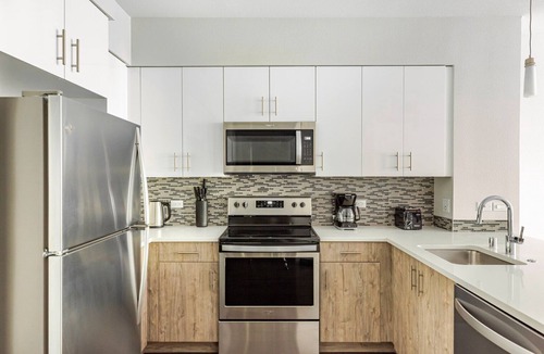 Walnut Creek Apartment | Blueground | Walnut Creek, pool, nr Mount Diablo