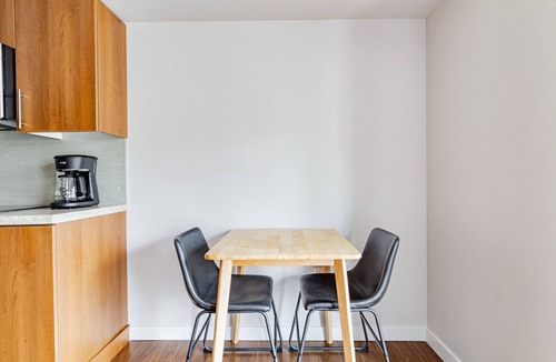 West Bellevue Apartment | Blueground | West Bellevue, w/d, nr park