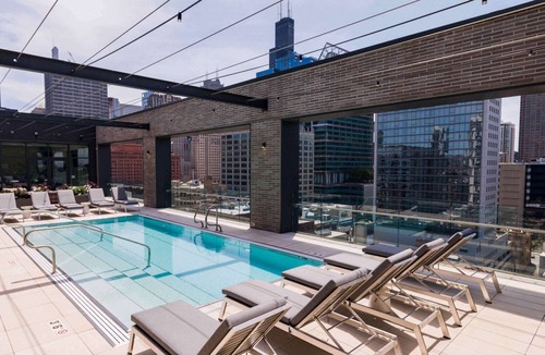West Loop Gate Apartment | Blueground | West Loop Gate, rooftop, nr Park