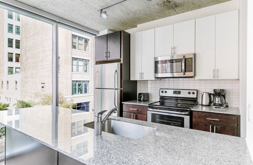 West Loop Gate Apartment | Blueground | West Loop Gate, pool, nr Union Station
